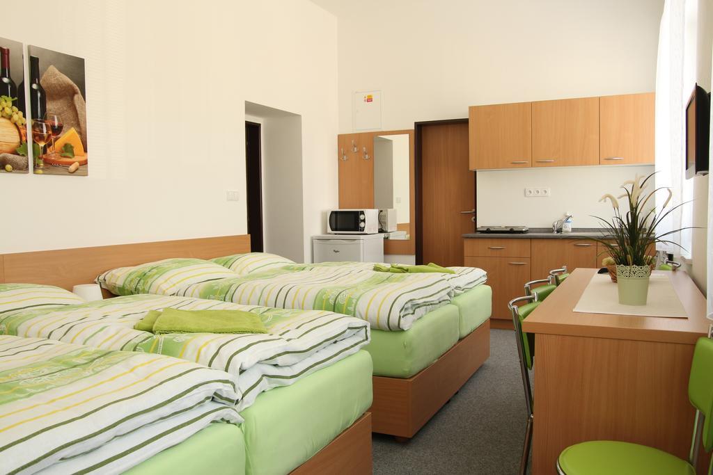Penzion Bobule Stare Mesto  Zimmer foto