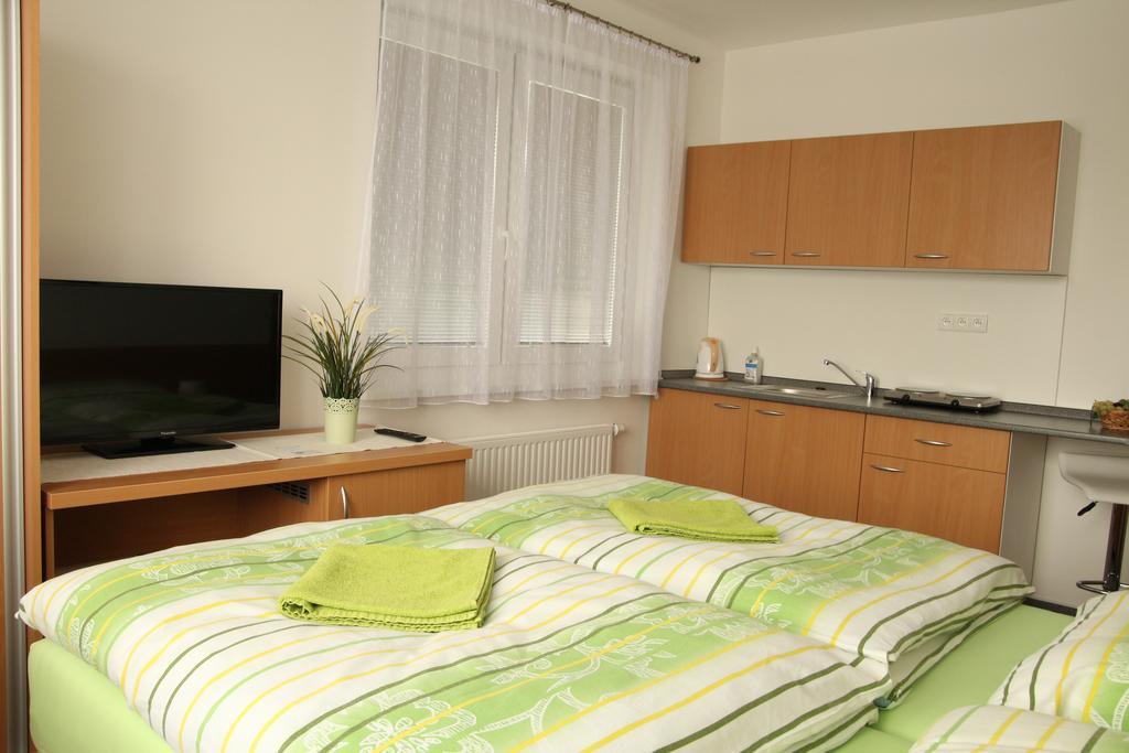 Penzion Bobule Stare Mesto  Zimmer foto