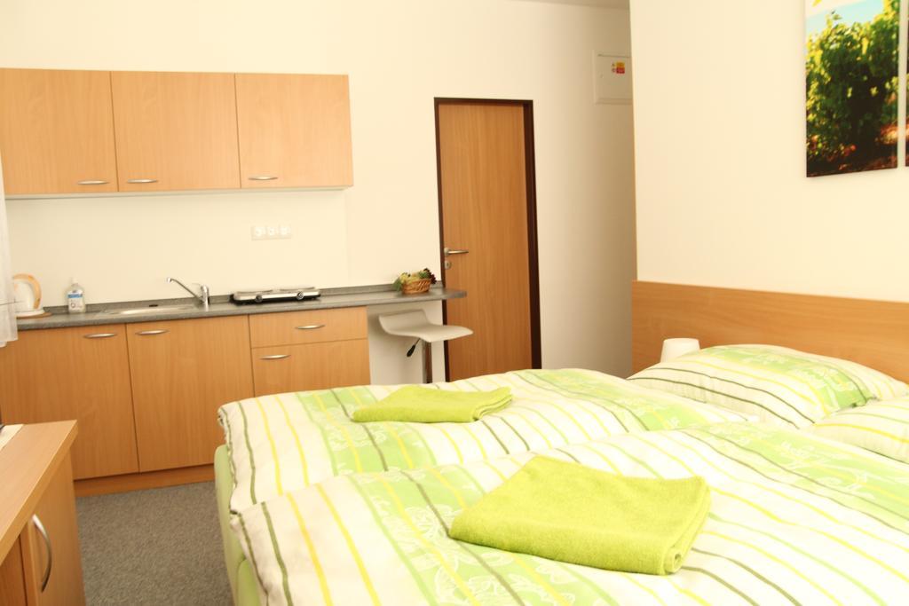 Penzion Bobule Stare Mesto  Zimmer foto